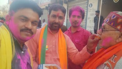Photo of चार राज्यो में भाजपा की जीत पर कार्यकर्ताओं में हर्ष, मिठाईयों के साथ खूब उड़े गुलाल