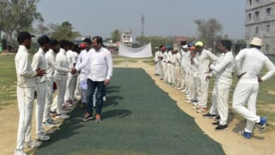 Photo of डॉ0 राजेंद्र प्रसाद इमामउल हक मेमोरियल कप क्रिकेट टूर्नामेंट के तीसरे मैच में बरौली ने मीरगंज क्रिकेट क्लब को 4 विकेट से हराया